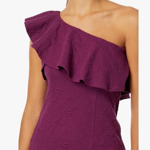 Lilly Pulitzer Bordeaux one shoulder dress - Picture 3 of 9